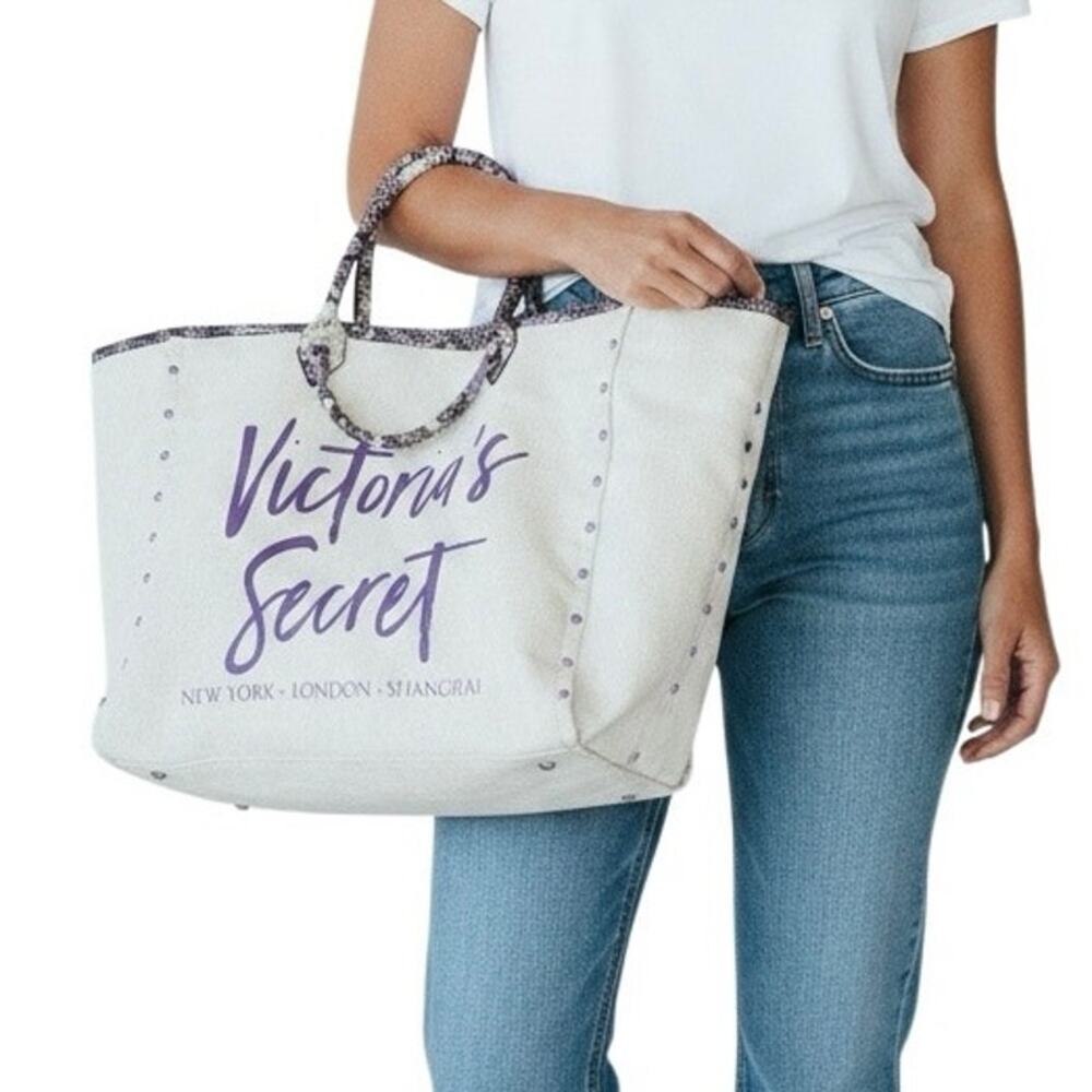 Victoria’s Secret Large Purple Snakeskin Studded Canvas Tote Bag VS - Picture 3 of 15